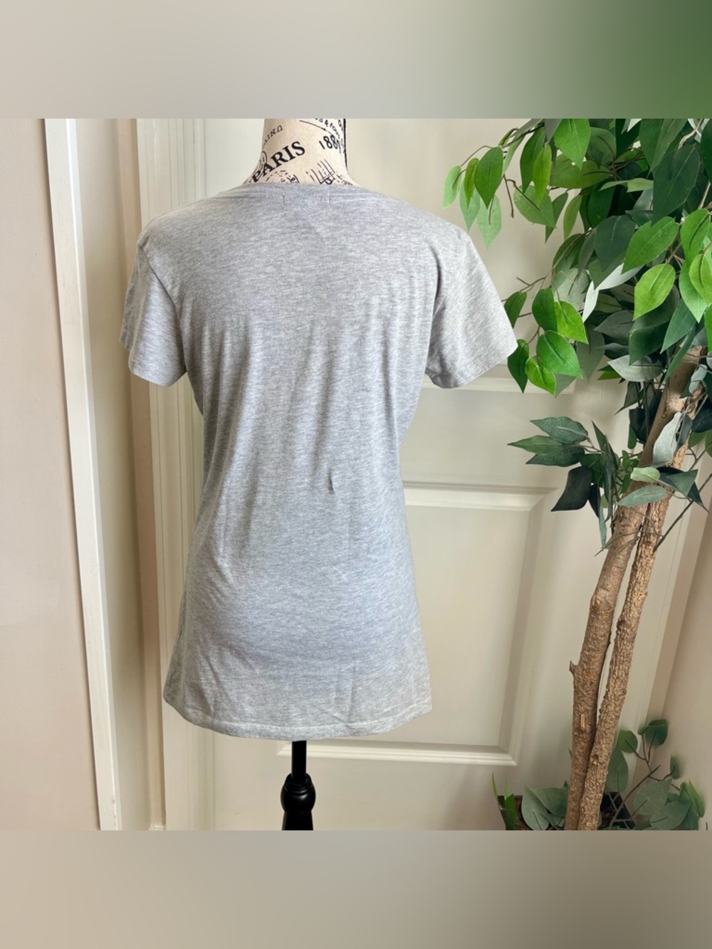 Mandee Y2K Peace Love Slim Fit Short Sleeve Graphic Top Gray Sz L - Picture 9 of 16